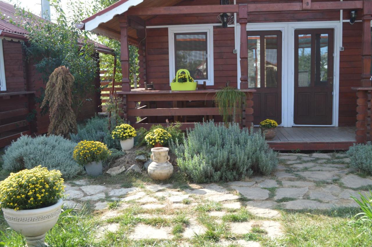 Cabane De Lemn Costinesti Exterior photo