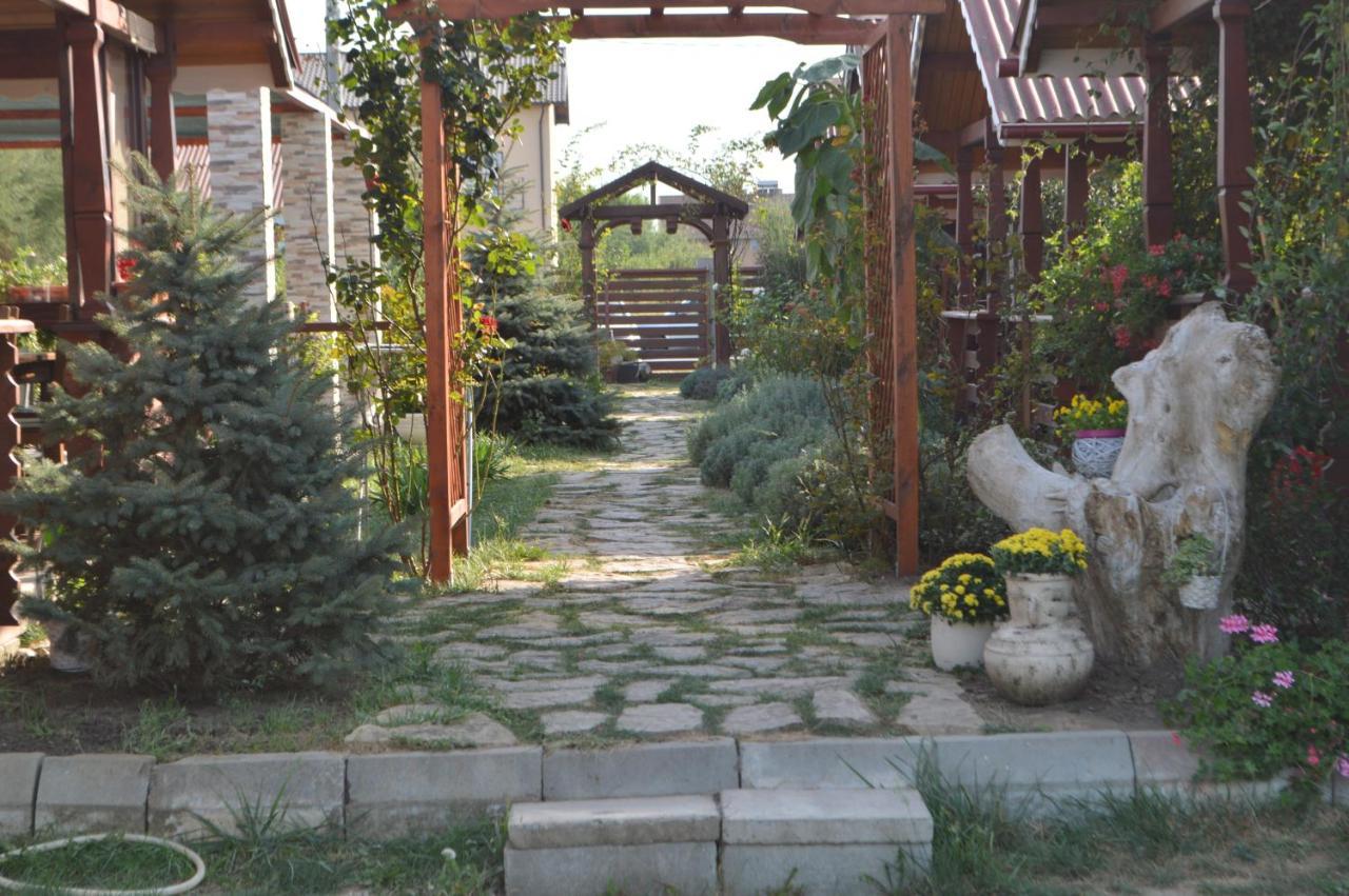 Cabane De Lemn Costinesti Exterior photo